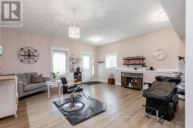 5385 8 LINE N, Oro-Medonte (Moonstone), Ontario, L0K1N0