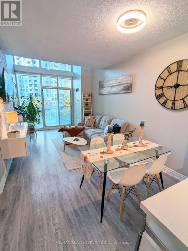 711 - 220 BURNHAMTHORPE ROAD W, Mississauga (City Centre), Ontario, L5B4N4