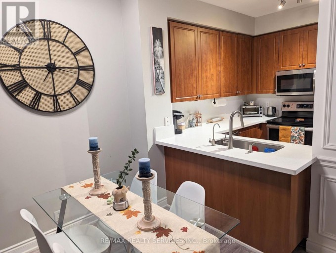 711 - 220 BURNHAMTHORPE ROAD W, Mississauga (City Centre), Ontario, L5B4N4