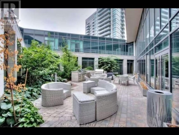 208 - 160 VANDERHOOF AVENUE, Toronto (Thorncliffe Park), Ontario, M4G0B7