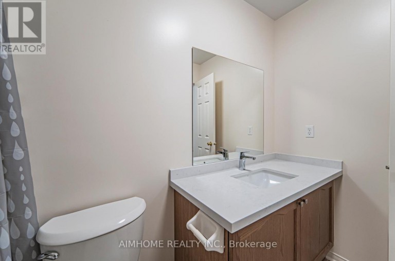 688 COURTNEY VALLEY ROAD, Mississauga (East Credit), Ontario, L5V0C3