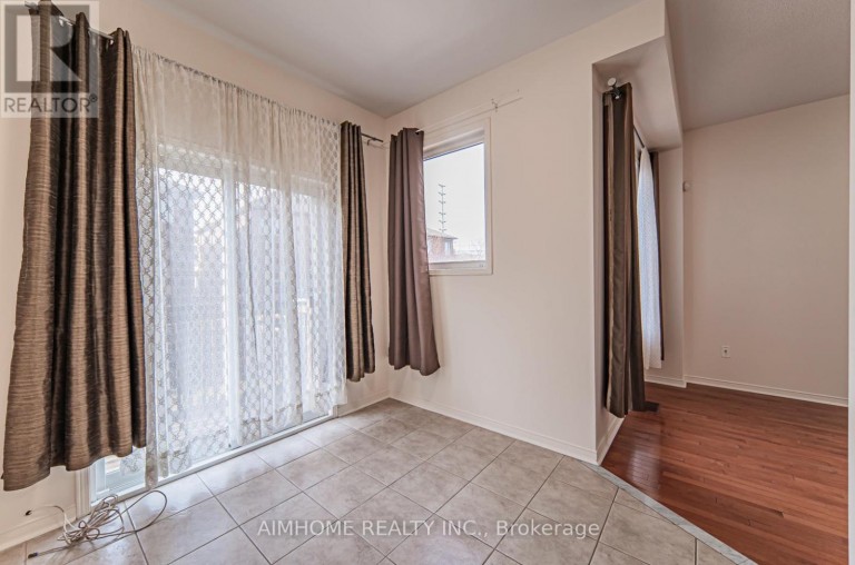 688 COURTNEY VALLEY ROAD, Mississauga (East Credit), Ontario, L5V0C3