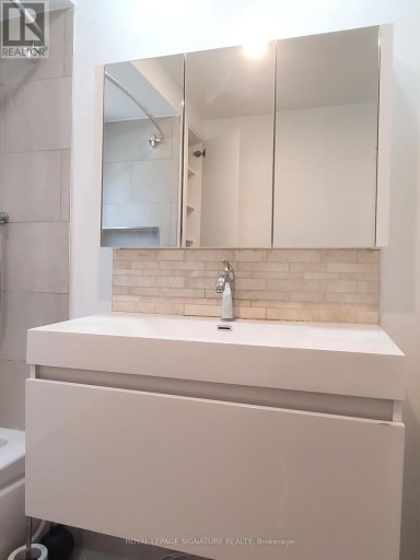 1 - 1 MAYNARD AVENUE, Toronto (South Parkdale), Ontario, M6K2Z7