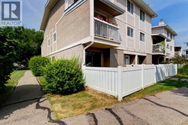 37, 3015 51 Street SW Calgary Alberta photo 1