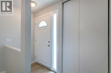 37, 3015 51 Street SW Calgary Alberta photo 5