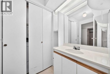 6437 Coach Hill Road SW Calgary Alberta photo 32