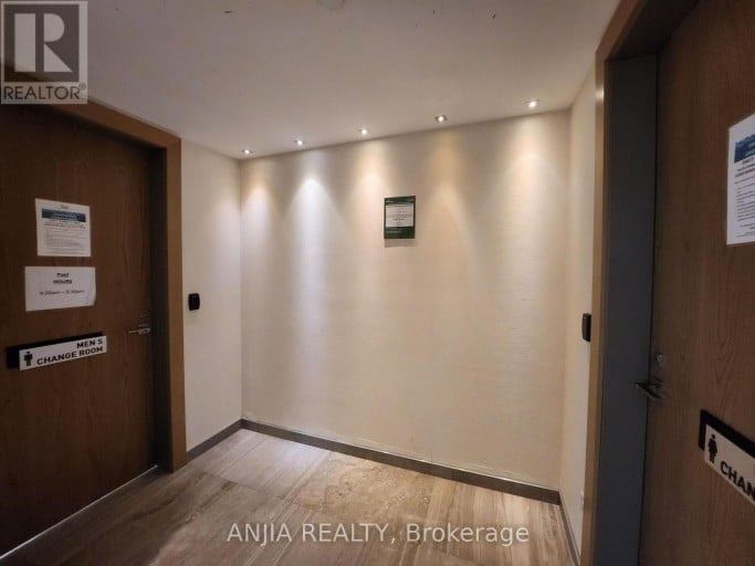 901 - 18 UPTOWN DRIVE, Markham (Unionville), Ontario, L3R5M5