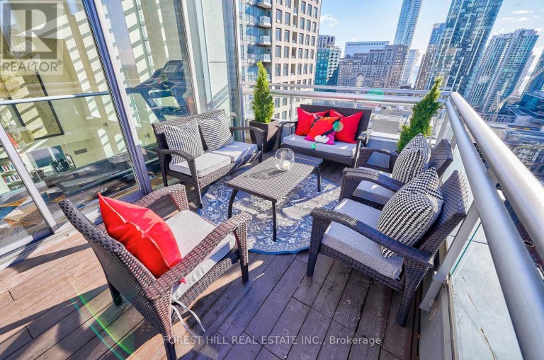PH2701 - 8 COLBORNE STREET, Toronto (Church-Yonge Corridor), Ontario, M5E1A1