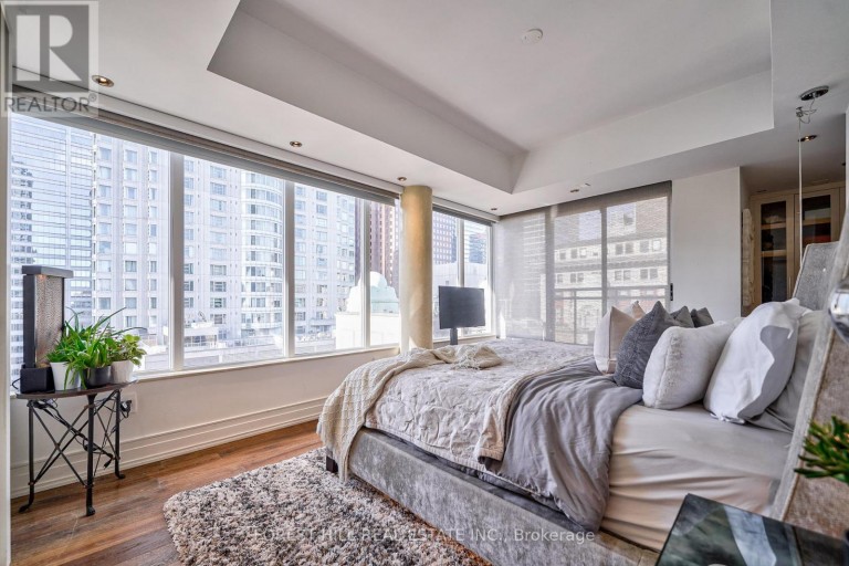 PH2701 - 8 COLBORNE STREET, Toronto (Church-Yonge Corridor), Ontario, M5E1A1