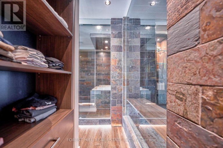PH2701 - 8 COLBORNE STREET, Toronto (Church-Yonge Corridor), Ontario, M5E1A1