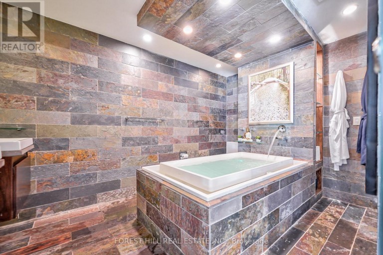 PH2701 - 8 COLBORNE STREET, Toronto (Church-Yonge Corridor), Ontario, M5E1A1