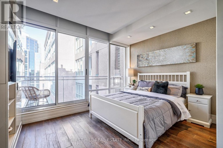 PH2701 - 8 COLBORNE STREET, Toronto (Church-Yonge Corridor), Ontario, M5E1A1