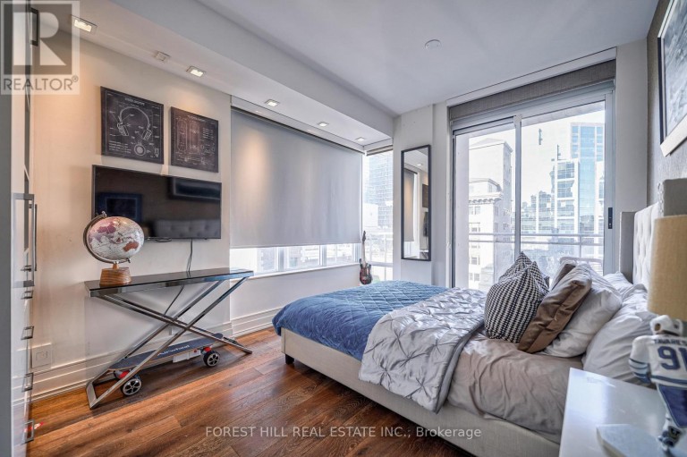 PH2701 - 8 COLBORNE STREET, Toronto (Church-Yonge Corridor), Ontario, M5E1A1