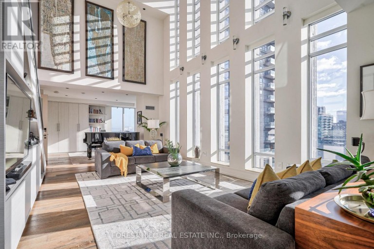 PH2701 - 8 COLBORNE STREET, Toronto (Church-Yonge Corridor), Ontario, M5E1A1