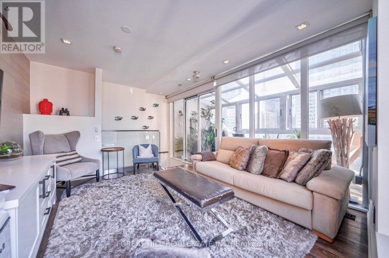 PH2701 - 8 COLBORNE STREET, Toronto (Church-Yonge Corridor), Ontario, M5E1A1