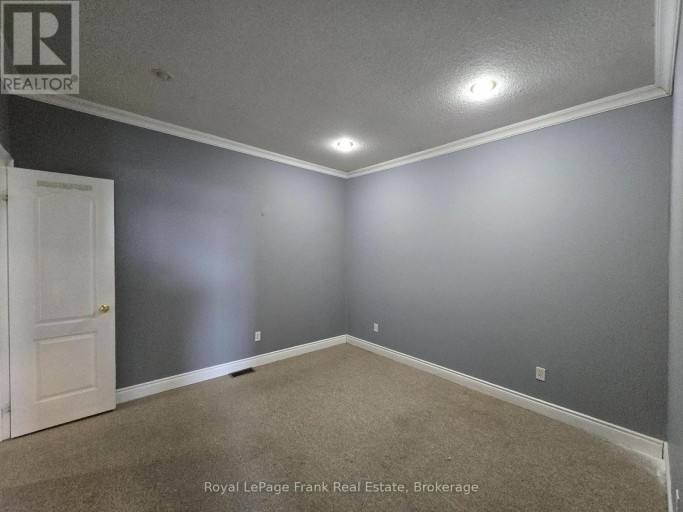 208 - 54 KING STREET E, Clarington (Bowmanville), Ontario, L1C1N3
