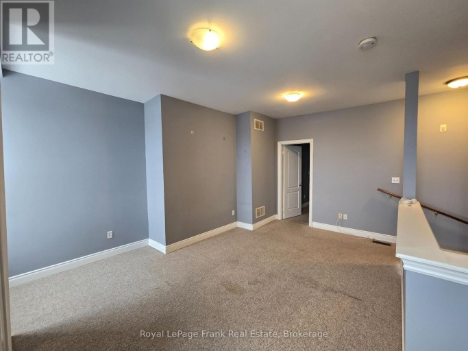 208 - 54 KING STREET E, Clarington (Bowmanville), Ontario, L1C1N3