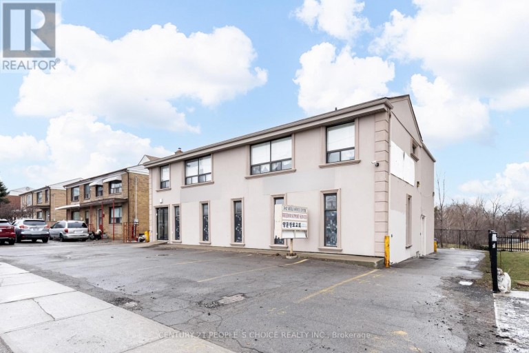 3042 KEELE STREET, Toronto (Downsview-Roding-CFB), Ontario, M3M2H5