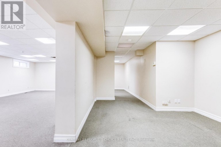 3042 KEELE STREET, Toronto (Downsview-Roding-CFB), Ontario, M3M2H5