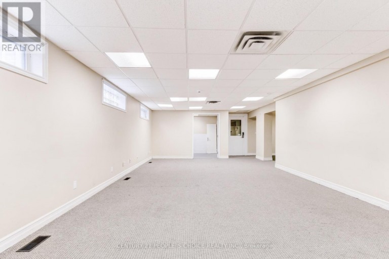 3042 KEELE STREET, Toronto (Downsview-Roding-CFB), Ontario, M3M2H5