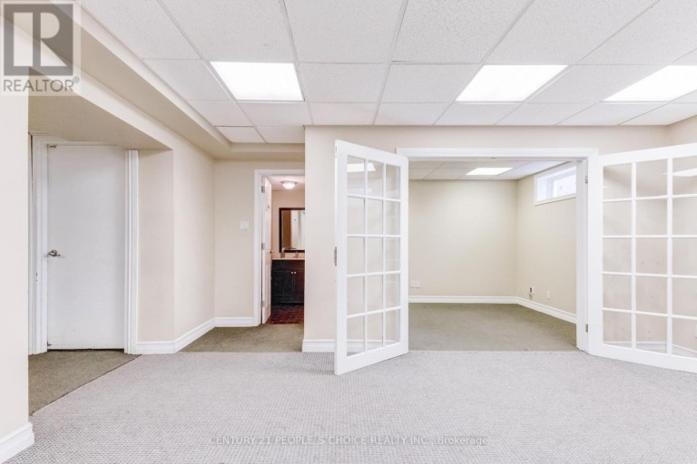 3042 KEELE STREET, Toronto (Downsview-Roding-CFB), Ontario, M3M2H5