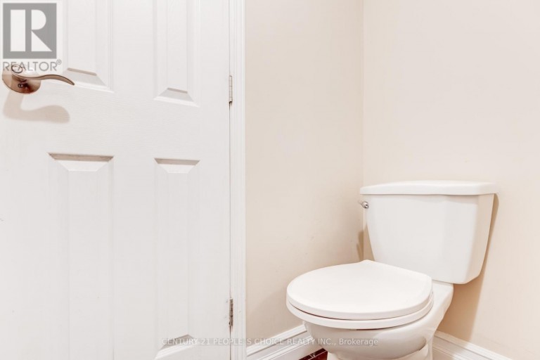 3042 KEELE STREET, Toronto (Downsview-Roding-CFB), Ontario, M3M2H5