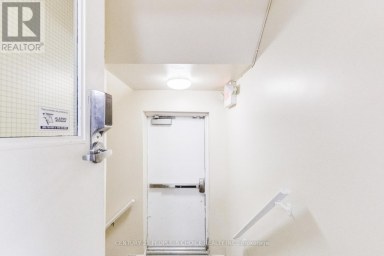 3042 KEELE STREET Toronto (Downsview-Roding-CFB) Ontario photo 46