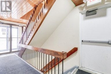 3042 KEELE STREET Toronto (Downsview-Roding-CFB) Ontario photo 9