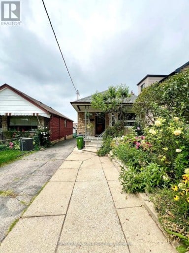 MAIN - 354 KANE AVENUE, Toronto (Keelesdale-Eglinton West), Ontario, M6M3P4