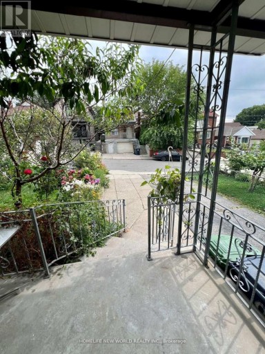 MAIN - 354 KANE AVENUE, Toronto (Keelesdale-Eglinton West), Ontario, M6M3P4