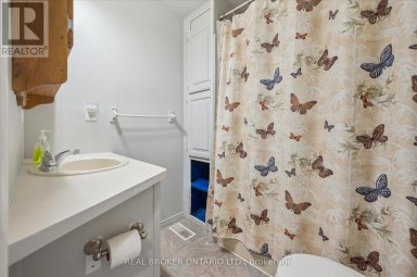 445 PINE PASS Centre Wellington Ontario photo 10