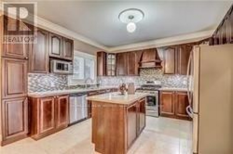 6 MIRROW COURT, Toronto (Highland Creek), Ontario, M1C4Y9