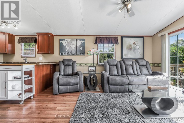 19 WHITE PINES TRAIL, Wasaga Beach, Ontario, L9Z1X7