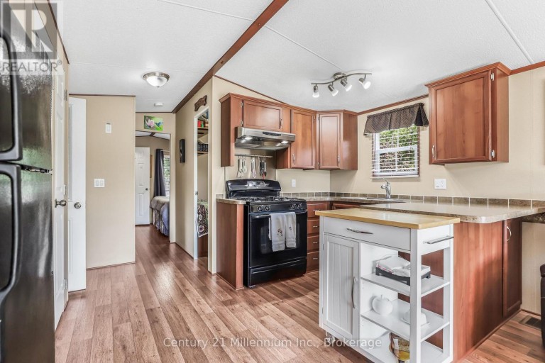 19 WHITE PINES TRAIL, Wasaga Beach, Ontario, L9Z1X7