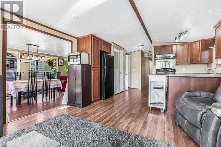 19 WHITE PINES TRAIL, Wasaga Beach, Ontario, L9Z1X7