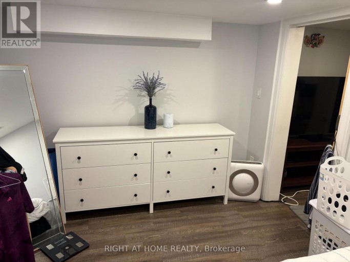 LOWER - 39 AMHERST AVENUE, Toronto (Oakwood Village), Ontario, M6E1Z2