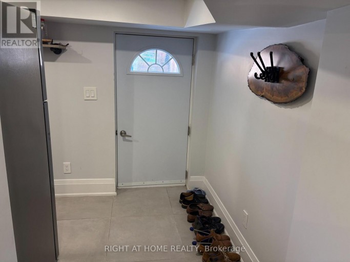LOWER - 39 AMHERST AVENUE, Toronto (Oakwood Village), Ontario, M6E1Z2