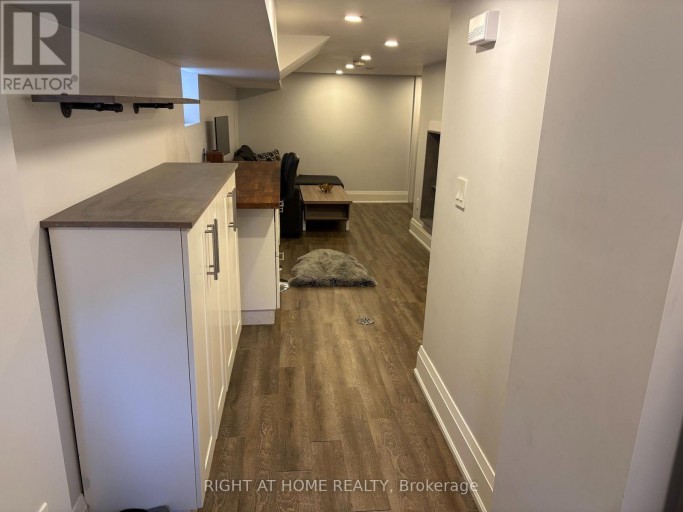 LOWER - 39 AMHERST AVENUE, Toronto (Oakwood Village), Ontario, M6E1Z2