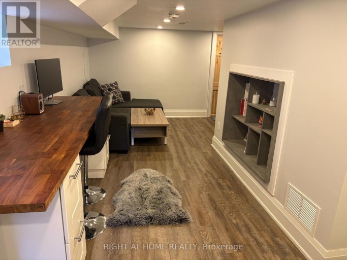 LOWER - 39 AMHERST AVENUE, Toronto (Oakwood Village), Ontario, M6E1Z2