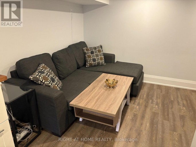 LOWER - 39 AMHERST AVENUE, Toronto (Oakwood Village), Ontario, M6E1Z2