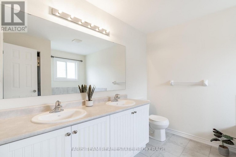 33 PEARL STREET, Wasaga Beach, Ontario, L9Z0G9