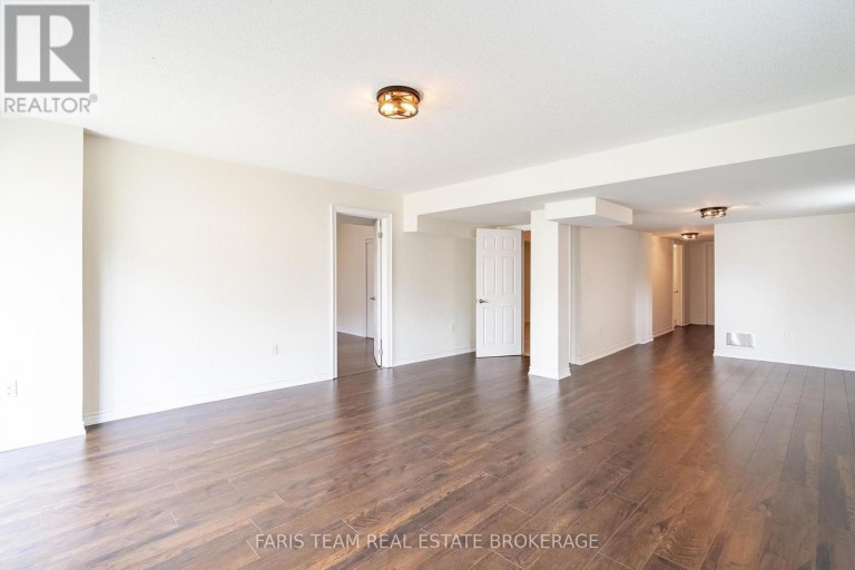 33 PEARL STREET, Wasaga Beach, Ontario, L9Z0G9