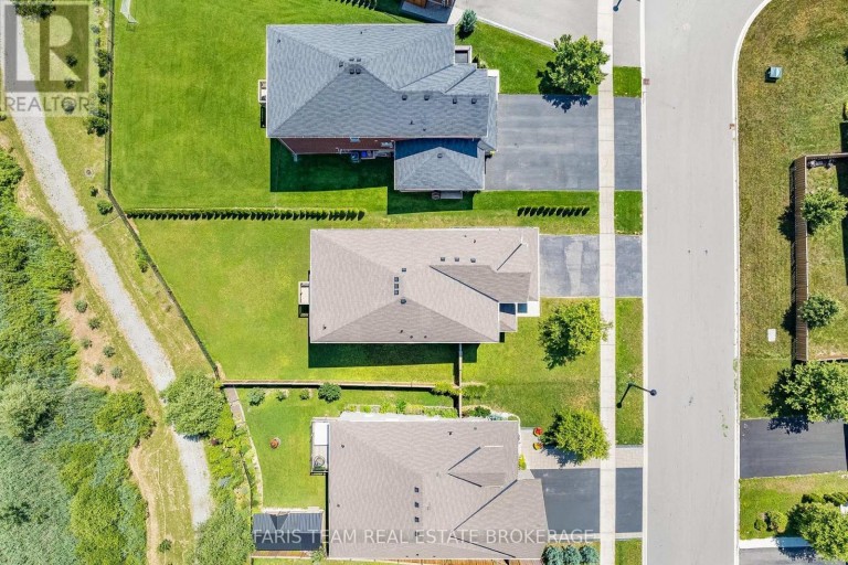 33 PEARL STREET, Wasaga Beach, Ontario, L9Z0G9