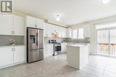 33 PEARL STREET Wasaga Beach Ontario photo 5