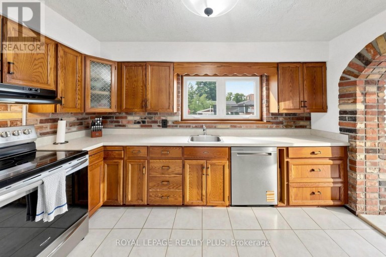 2359 BROOKHURST ROAD, Mississauga (Clarkson), Ontario, L5J1R1
