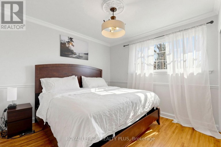 2359 BROOKHURST ROAD, Mississauga (Clarkson), Ontario, L5J1R1