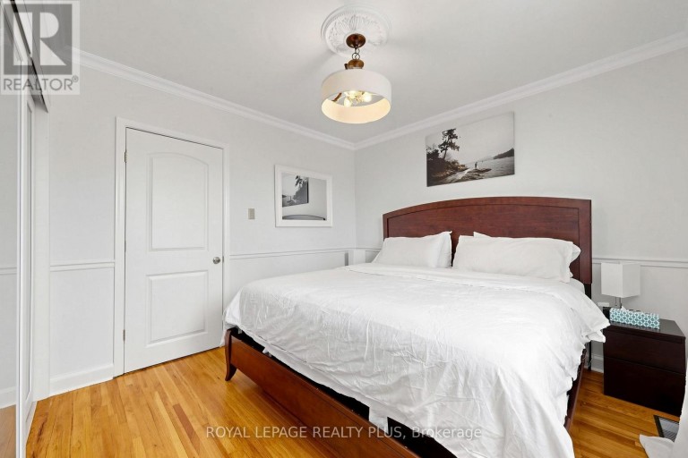 2359 BROOKHURST ROAD, Mississauga (Clarkson), Ontario, L5J1R1
