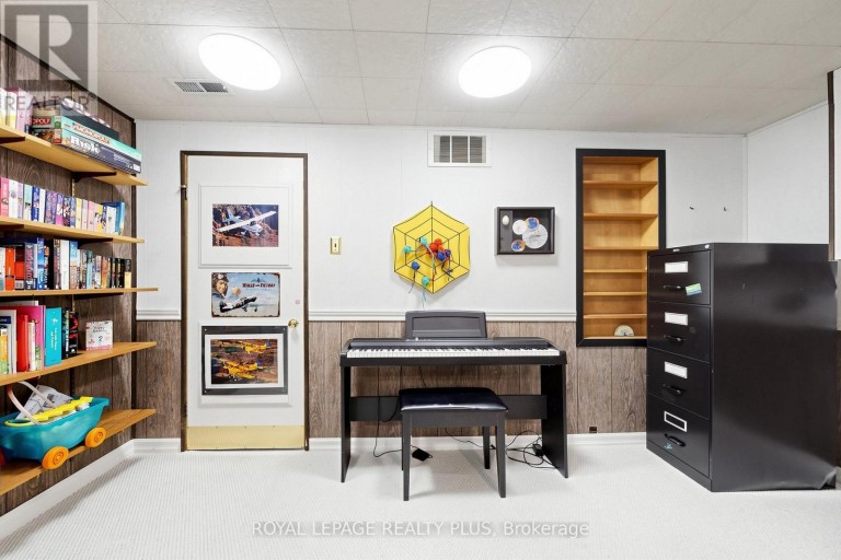 2359 BROOKHURST ROAD, Mississauga (Clarkson), Ontario, L5J1R1