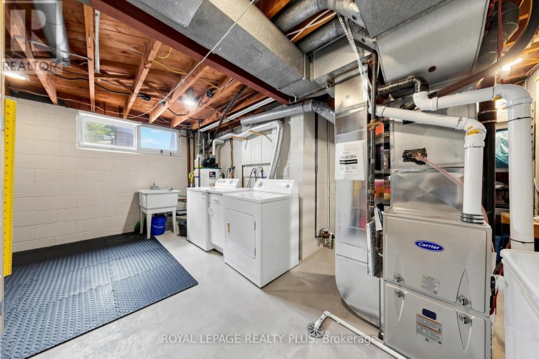 2359 BROOKHURST ROAD, Mississauga (Clarkson), Ontario, L5J1R1
