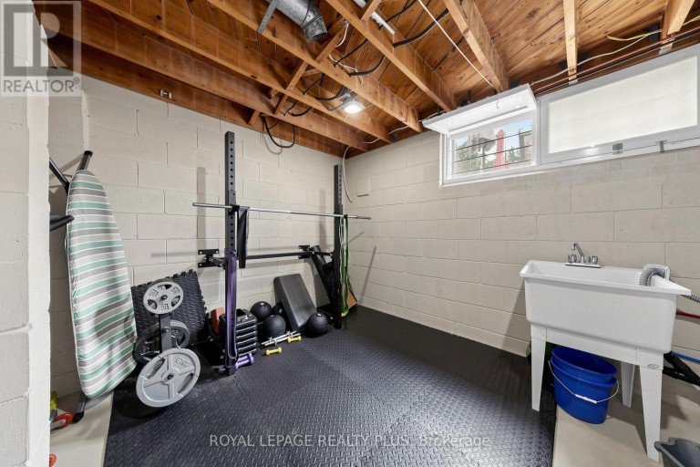 2359 BROOKHURST ROAD, Mississauga (Clarkson), Ontario, L5J1R1